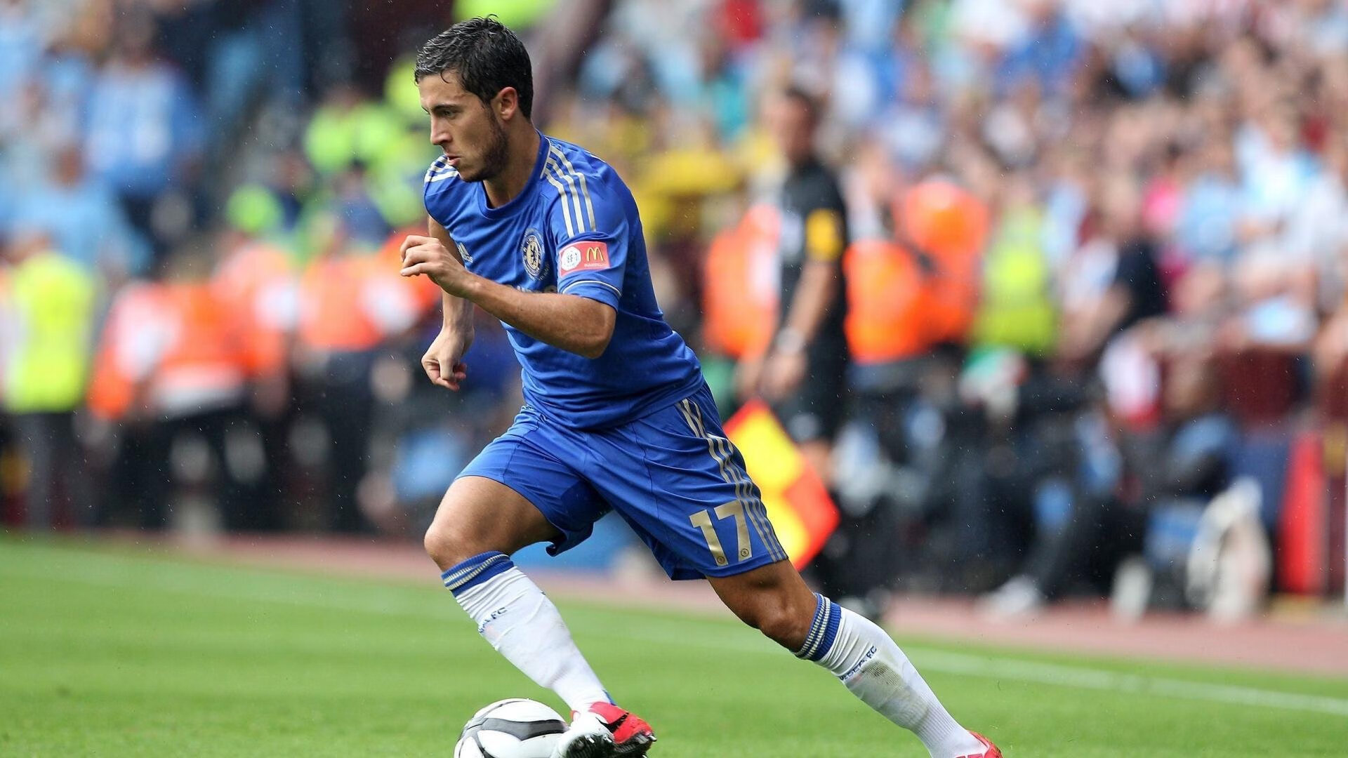 上海上港主场失利，积分榜前八位置略有下滑，上港新主场座位增加到5万